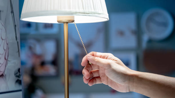 The Ultimate Guide to Lampshade Materials: Glass vs. Fabric